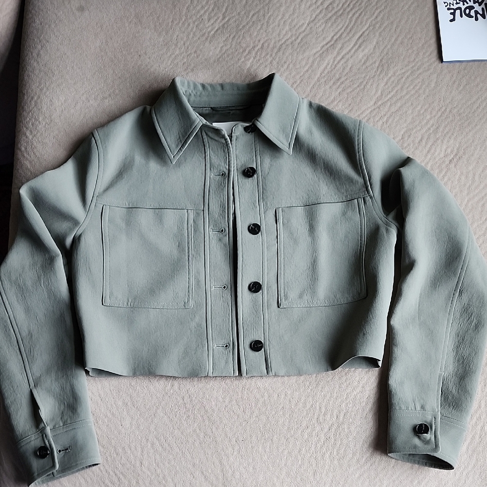 Women's Cropped Jacket in Olive